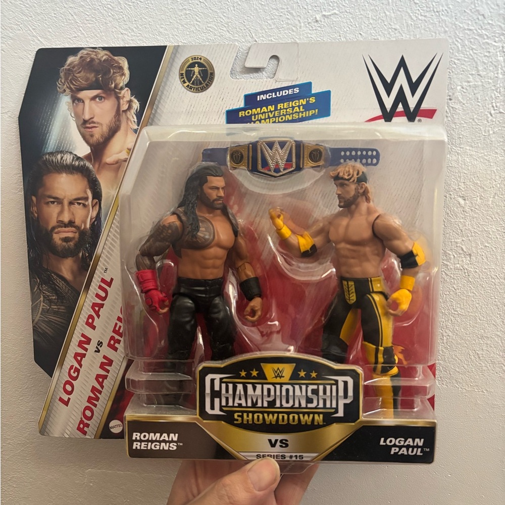 Mattel WWE Championship Showdown Roman Reigns vs Logan Paul Action Figures